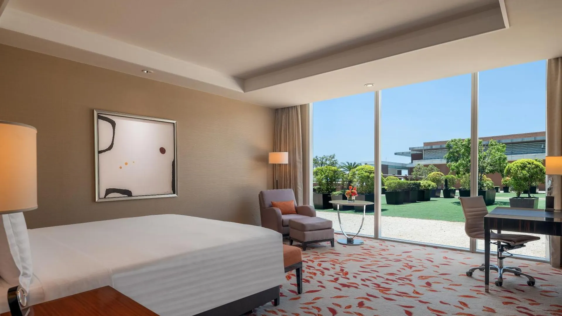 Отель Solaire Resort Entertainment City Paranaque City